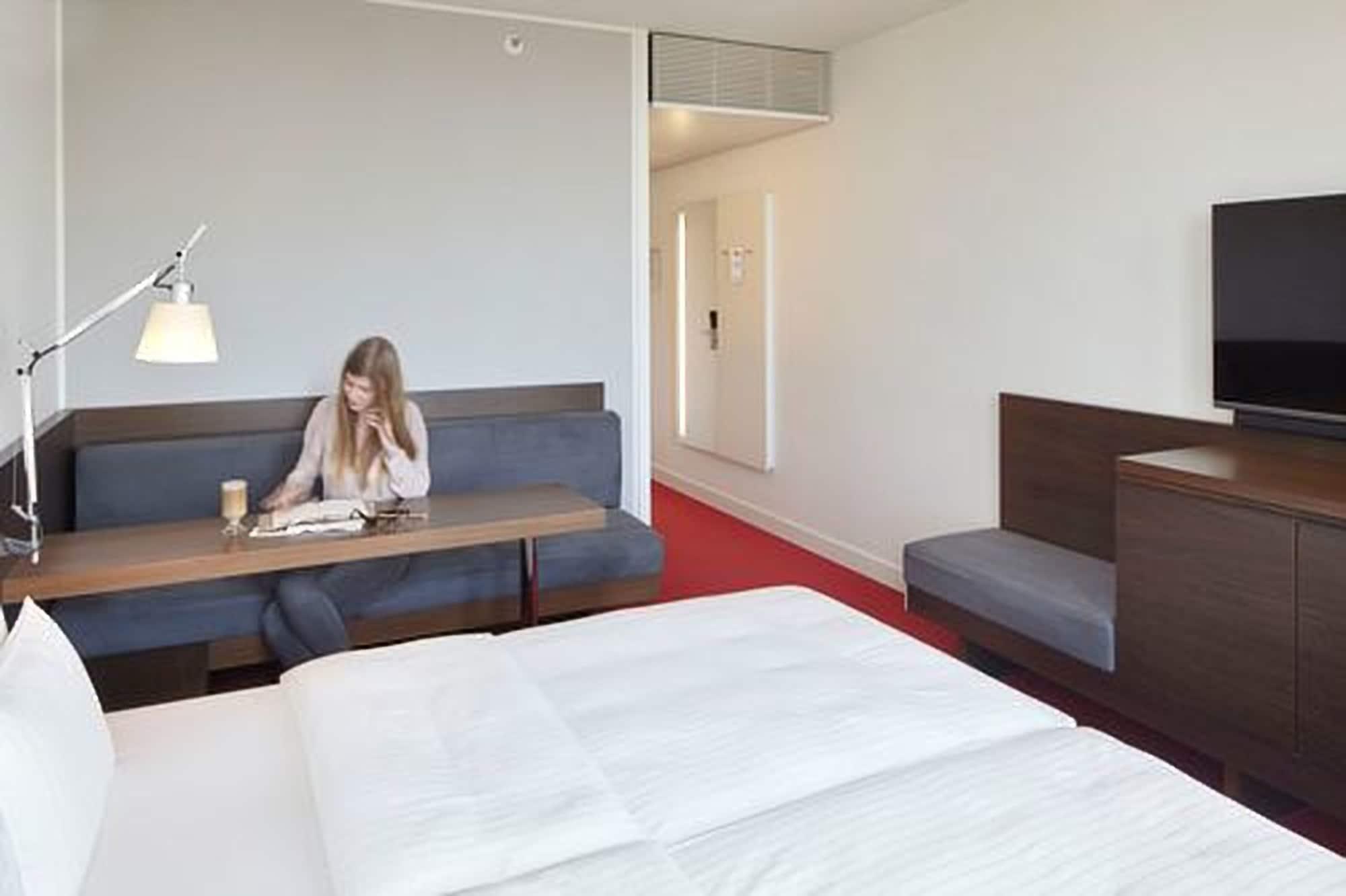 Empire Riverside Hotel Хамбург Екстериор снимка